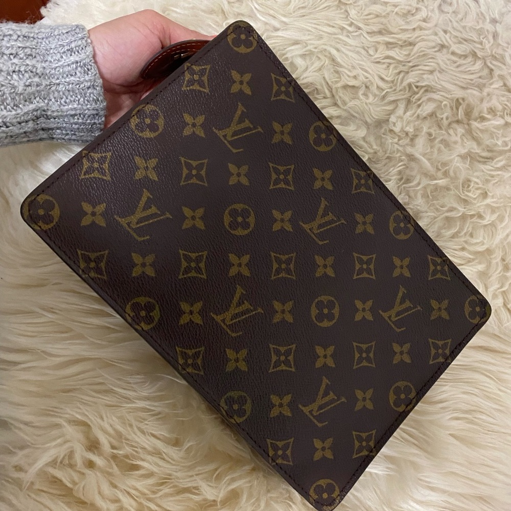 AUTHENTIC Louis Vuitton Monogram Pochette Homme Clutch_2